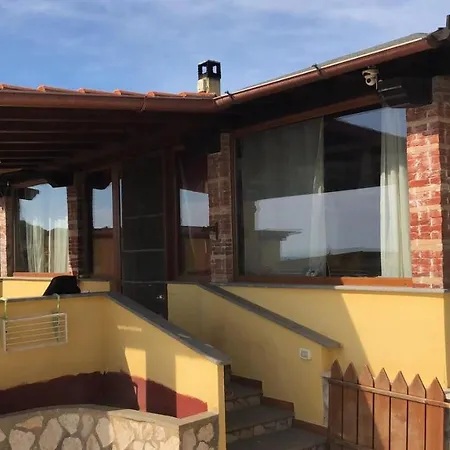 Camilla House فندق مبيت وإفطار سانتا مارينيلاّ